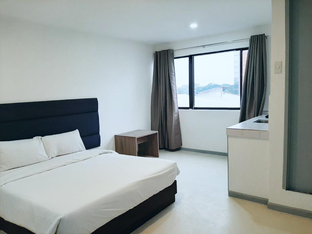 Anex Hotel Near Us Embassy Manila Exterior photo