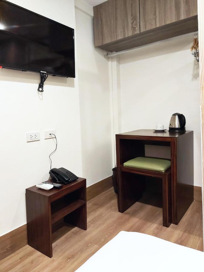 Anex Hotel Near Us Embassy Manila Exterior photo