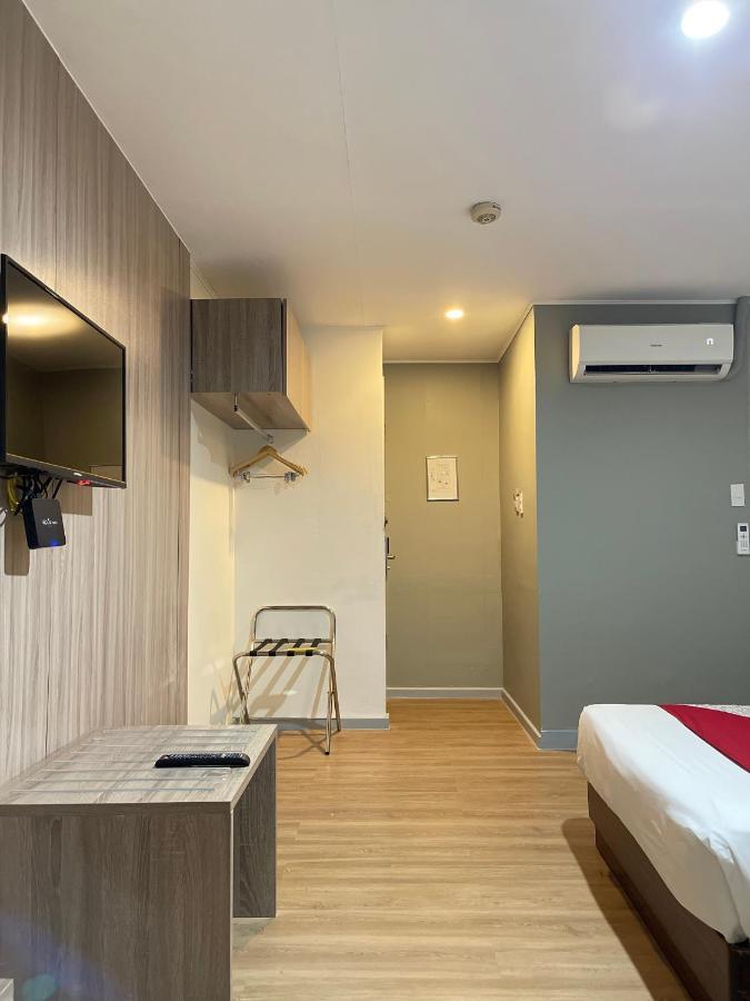 Anex Hotel Near Us Embassy Manila Exterior photo