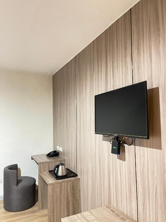 Anex Hotel Near Us Embassy Manila Exterior photo